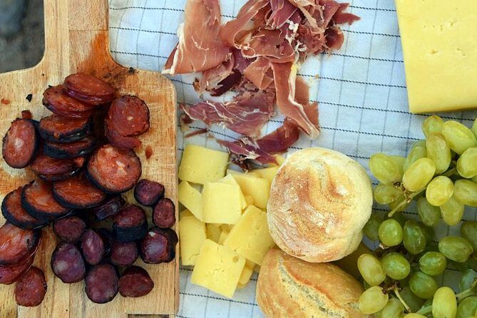 Half-day Hike & Picnic with Dog Love in Porto's Mountains - Authentic Experiences That Shine Through