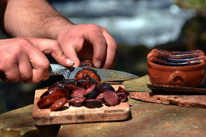 Half-day Hike & Picnic with Dog Love in Porto's Mountains - FAQ