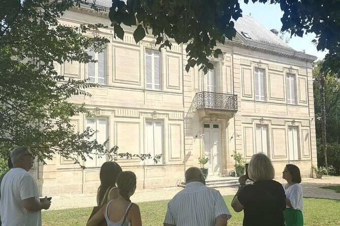 Half-day in the Médoc : 2 wineries & 6 wines - Frequently Asked Questions