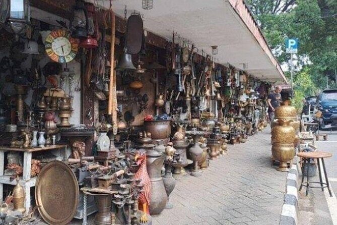 Half Day Jakarta Private Tour in two highlight place - Exploring Jakarta with a Focus on Key Highlights