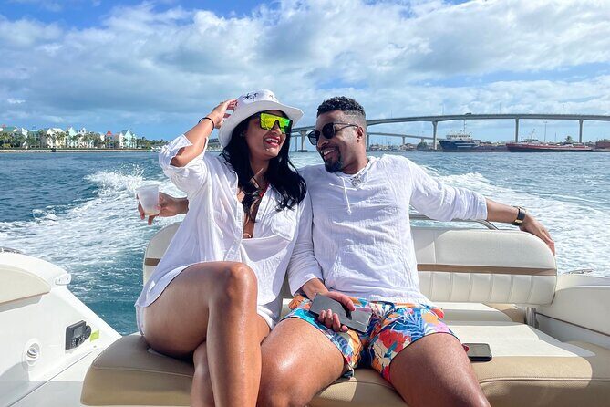 Half-Day Luxury Private Rose Island Pigs and Turtles Excursion - A Luxurious Half-Day Adventure in the Bahamas: Rose Island Pigs and Turtles Tour