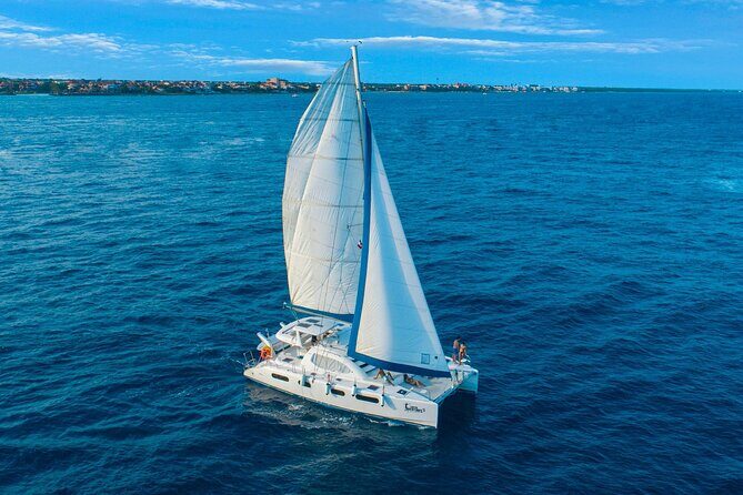 Half-Day Luxury Sailing in Puerto Morelos with Open Bar - A Relaxing Taste of the Caribbean: Half-Day Luxury Sailing in Puerto Morelos