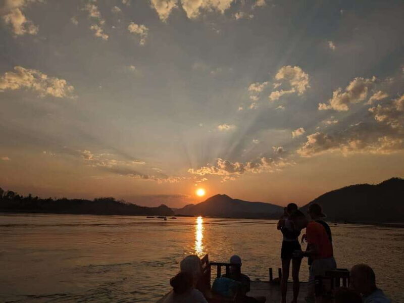 Half Day Mekong Cruise to Pak Ou Caves (Morning / Afternoon) - Key Points