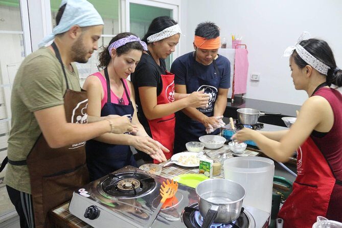 Half Day Morning Cooking Class with Market Tour in Chiang Mai - Exploring the Chiang Mai Market and Cooking Class