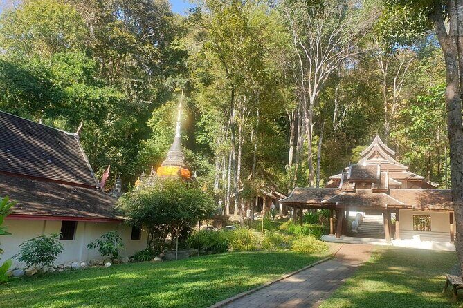Half Day Morning Wat Pha Lat & Wat Phra That Doi Suthep Tour - The Sum Up