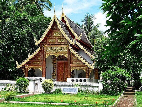 Half Day Old Town Chiang Mai Temple & City Private Tour (Minimum 2 Pax) - Exploring Chiang Mai’s Temples with Ease and Insight
