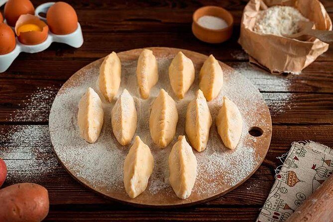 Half-Day Polish Food Walking Tour with Guide and Dinner - The Walking and Logistics