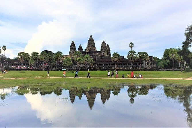 Half Day private Angkor Wat Sunset by Tuk Tuk - Discovering Angkor Wat and Angkor Thom by Tuk Tuk: A Practical and Authentic Experience