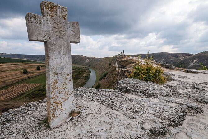 Half-Day Private Guided Tour of Orheiul Vechi and a Farmhouse - Key Points
