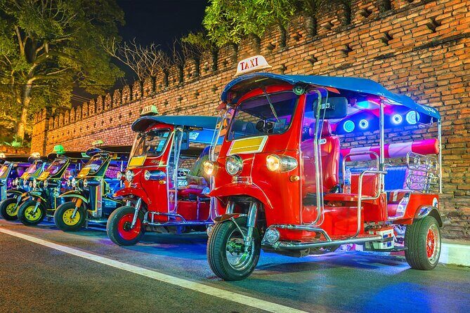 Half-Day Private Night Tour by Tuk Tuk in Chiang Mai City - Exploring the Chiang Mai Night Tour in Detail