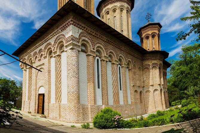 Half-Day Private Sightseeing Tour of Bucharest and its Surroundings Package - Who Will Love This Tour?