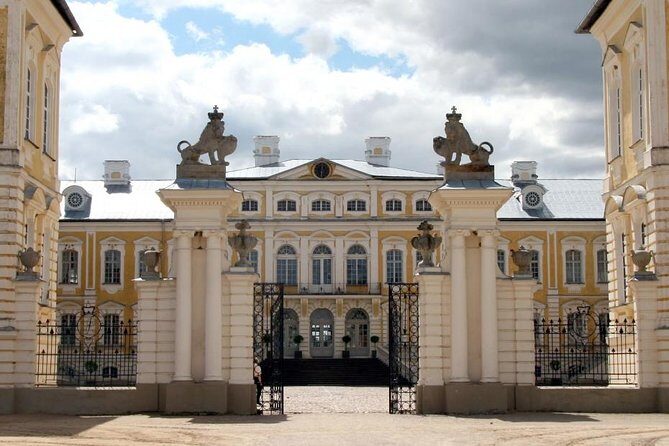 Half-Day Private Trip to Rundale Palace and Garden - The Sum Up