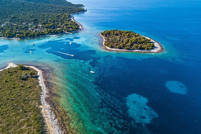 Half day relaxing private boat tour (Blue lagoon and Solta) from Trogir - Who Will Love This Tour?