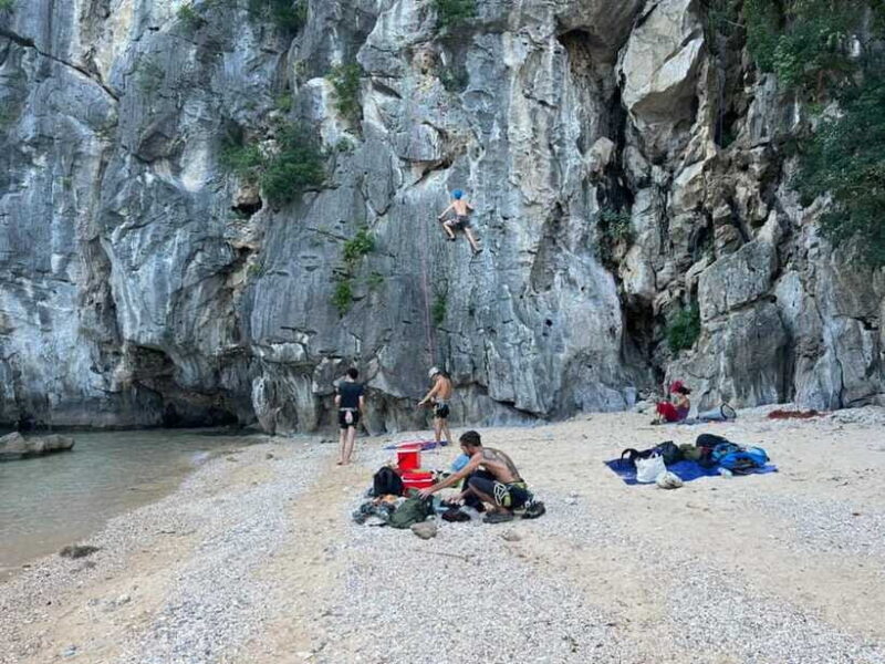 Half Day Rock Climbing in Lan Ha Bay (Moody or Tiger beach) - FAQ