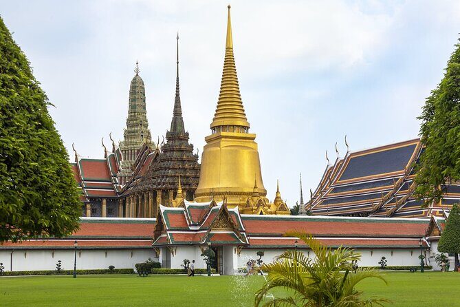 Half-Day Royal Grand Palace and Bangkok Temples Tour - Exploring the Tour: What to Expect