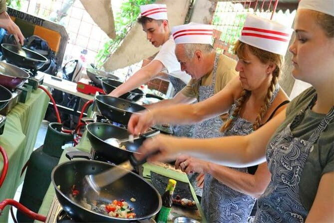 Half day Sichuan Cuisine Cooking Class Tour(Cooking 3 dishes) - Key Points