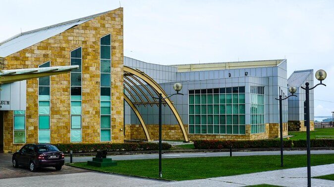 Half-Day Sightseeing Tour of Miri City - Key Points