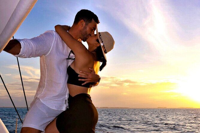Half Day Sunset Luxury Sailing in Puerto Morelos with Open Bar - Authentic Traveler Insights and Considerations