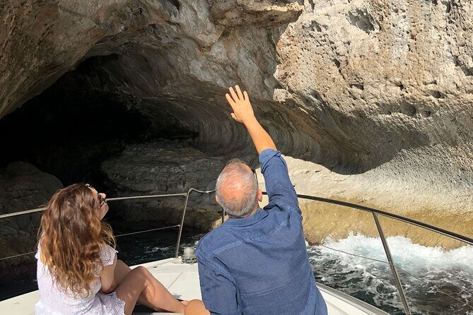Half day to discover the fascinating island of Capri - Key Points
