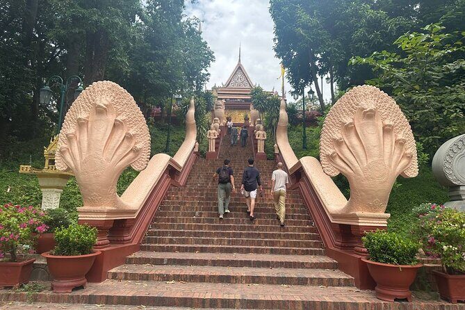Half Day Tour to Royal Palace, Wat Phnom & Independent Monument - FAQ