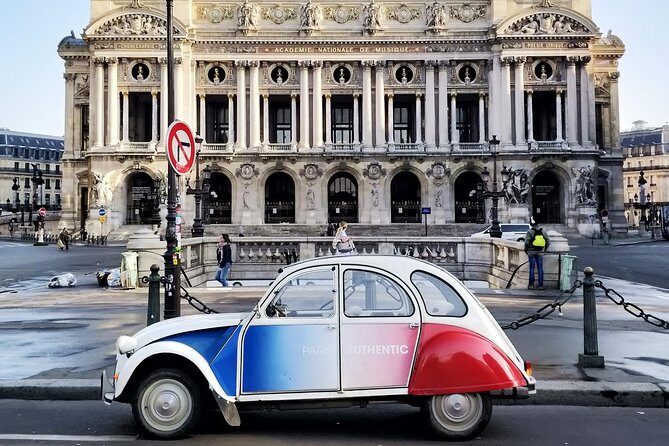 Half day trip in Paris in a vintage and convertible car with a Parisian - Key Points