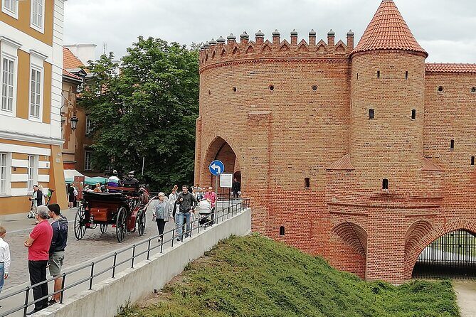 Half-Day Warsaw Layover Tour by Minivan with Airport Pickup - What the Tour Includes and Excludes