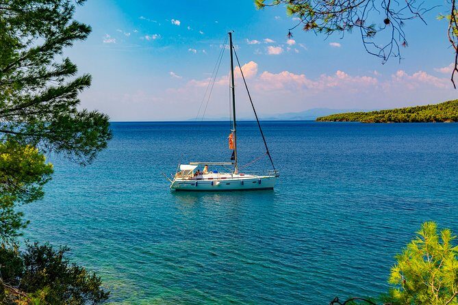Half Sailing Cruise to secret bays (5 hours) - A Quick Overview of the Half Sailing Cruise to Secret Bays