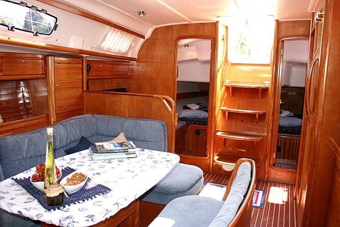 Half Sailing Cruise to secret bays (5 hours) - Key Points