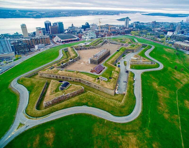 Halifax: Peggy's Cove, Citadel and Titanic Cemetery Tour - FAQ