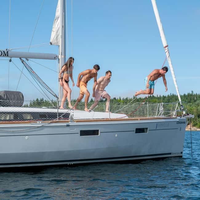 Halifax: Summer Breeze Sailing Tour with Cocktail - Key Points