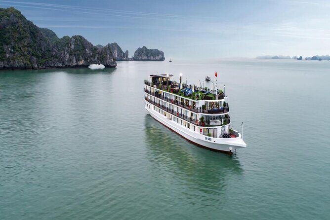 Halong Bay 2 Days 1 Night - AMANDA CRUISE 5-star - Discovering Ha Long Bay on the Amanda Cruise