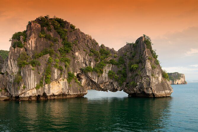Halong Bay 6 Hours Cruise with Buffet, Sung Sot, Luon Cave, Titop - FAQ