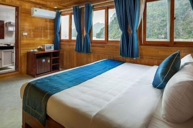 Halong Bay Cruise Overnight 2days - 1night on 4 star luxury Boat - An Authentic 2-Day Halong Bay Adventure