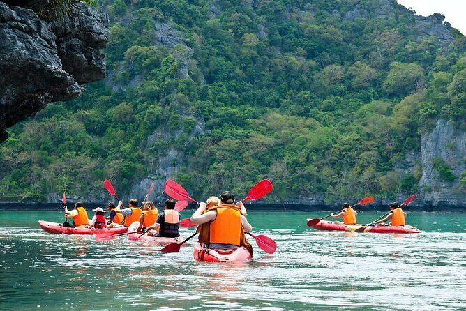 Halong Bay Deluxe Cruise with Lunch, Kayaking & Cave Tour - FAQ
