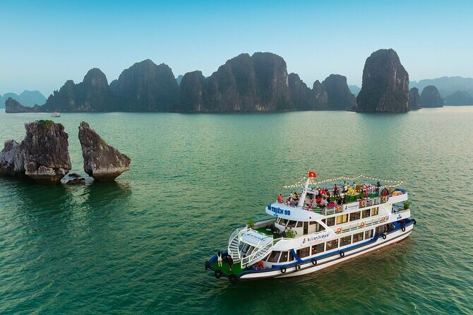 Halong bay Luxury Cruise Trip: Titop Island, Amazing Cave & Kayak - A Deep Dive into the Halong Bay Luxury Cruise Experience