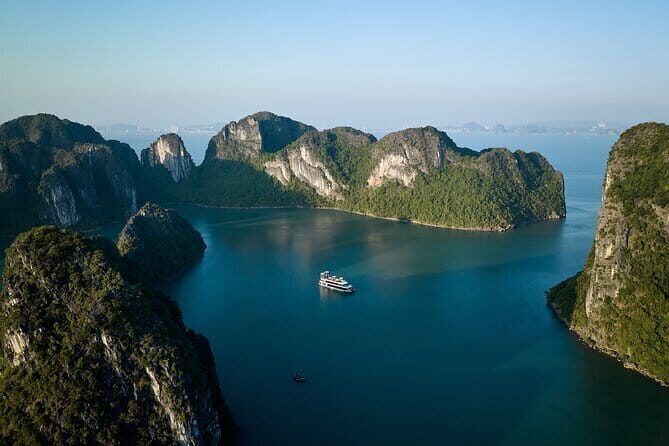 HALONG BAY LUXURY IRIS CRUISE DAY TRIP-BEST SELLER: Kayak, Music - Frequently Asked Questions