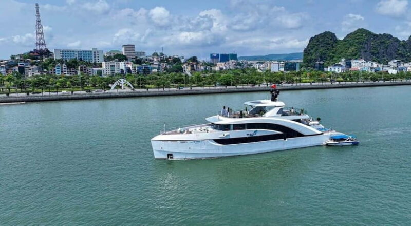 Halong Bay Saquila Yacht discover Sung Sot Cave,Titop Island - Key Points