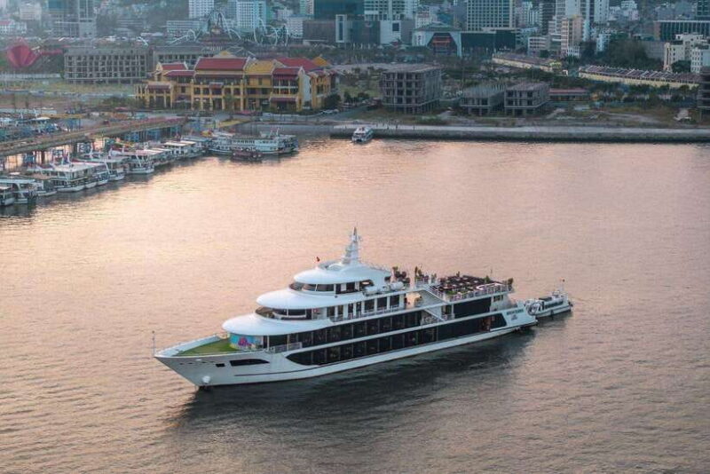 Halong Bay TOP 5-Star Luxury Day Cruise with Buffet Lunch - Discovering the Best of Halong Bay in Style