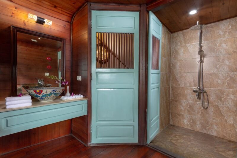 Halong Day Tour - Private Cruise (Bespoke Itinerary) - The Experience in Detail