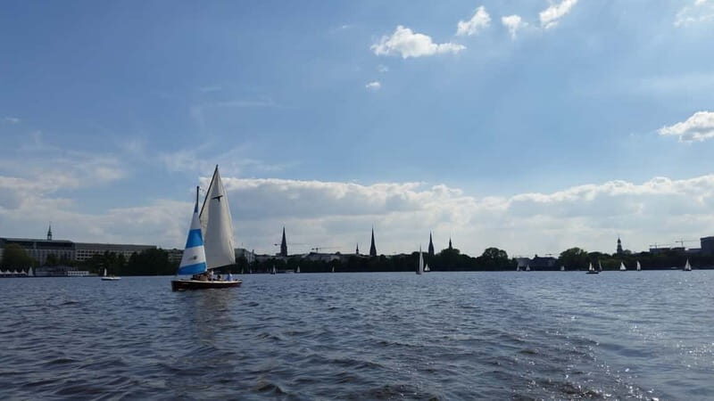 Hamburg: 1.5-Hour Sailing Sightseeing Tour on Aussenalster - Detailed Breakdown of the Itinerary