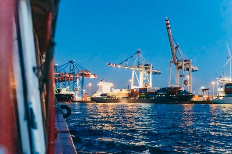 Hamburg: 1.5h Grand Harbor Evening Lights Cruise - FAQs
