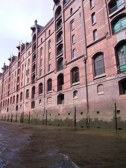 Hamburg: 1-Hour Harbor Cruise - Who Should Book This Tour?