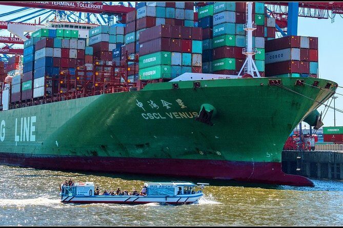 Hamburg: 1-hour harbor tour - An in-depth look at what this harbor tour offers