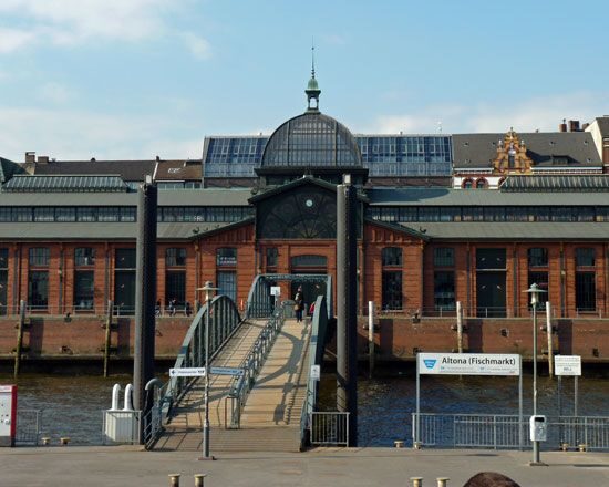 Hamburg: 2-Hour Tour Along the Elbe - Key Points