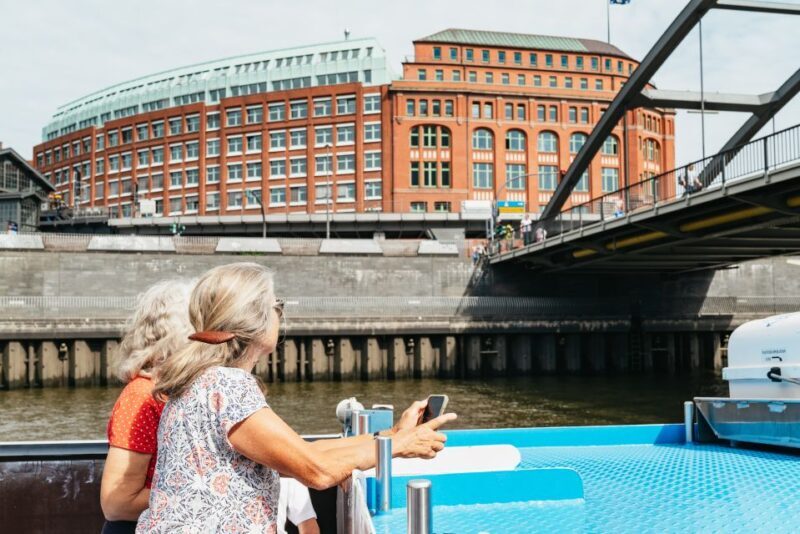 Hamburg: 2-Hour XXL Port of Hamburg Cruise Tour - FAQ