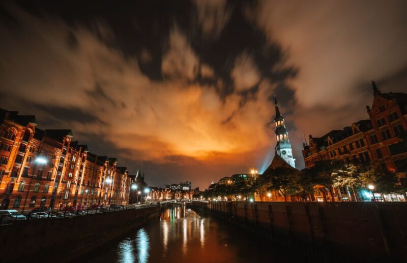 Hamburg: 90-Minute Evening Lights Harbor Cruise - What to Expect on the Tour