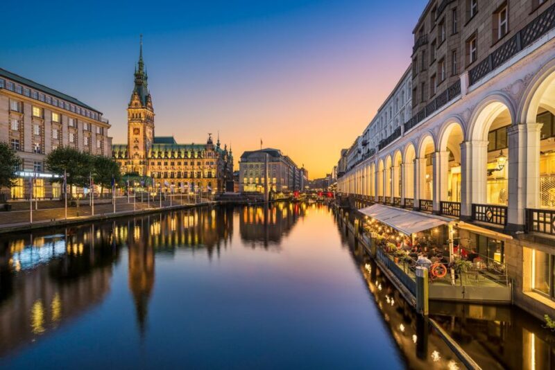 Hamburg at Night: Old Town & St Pauli Private Tour - FAQ