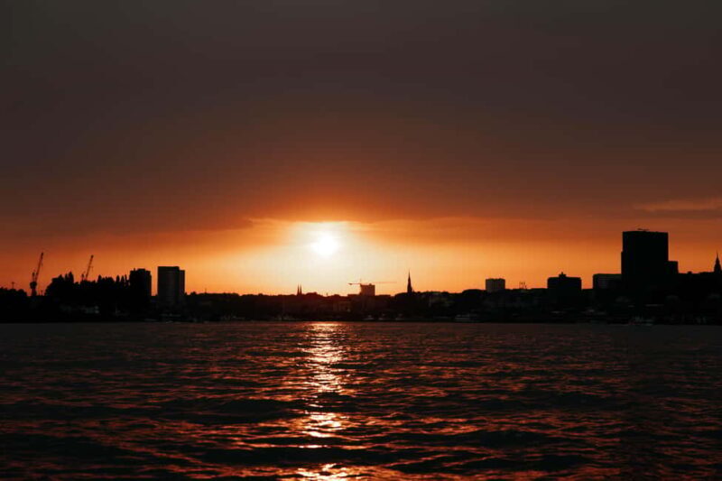 Hamburg: Cheese & Wine Cruise - The Sum Up