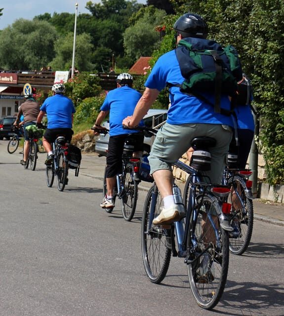 Hamburg: English Bike Tour - Around the Outer Alster Lake - Practical Tips for Your Ride