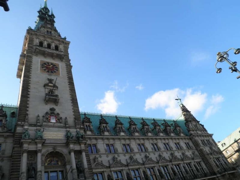 Hamburg: Exclusive Tour by Limousine with Chauffeur - Highlights of the Experience